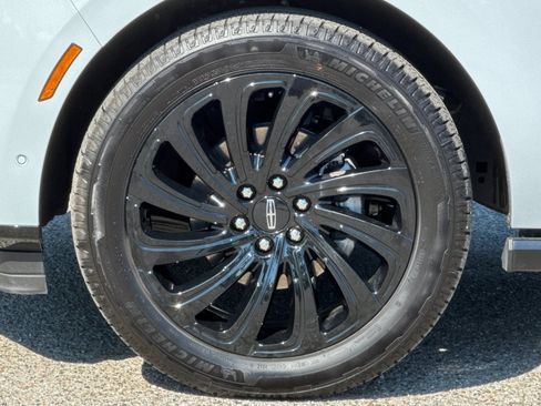 Used 2025 Lincoln Navigator Black Label AWD/4WD image 27