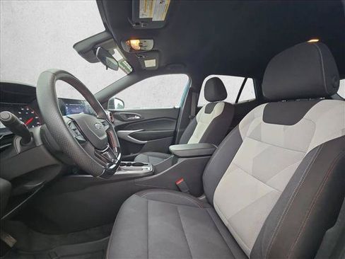 Used 2026 Chevrolet Trax RS FWD image 14