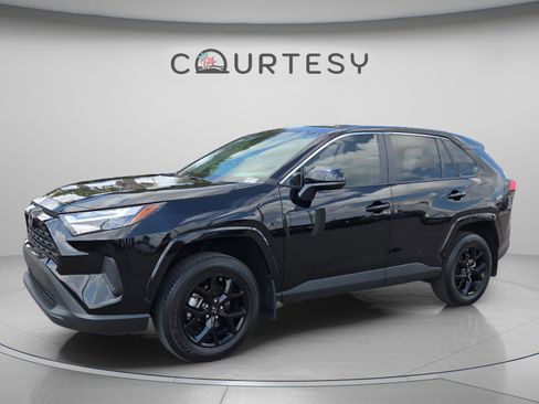 Certified 2025 Toyota RAV4 LE FWD image 1