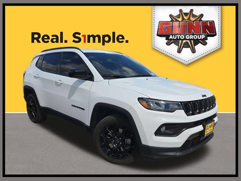 Used 2025 Jeep Compass Latitude w/ Altitude Special Edition AWD/4WD image 1