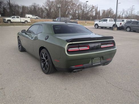 Used 2022 Dodge Challenger R/T w/ Driver Convenience Group image 3