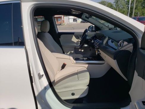 New 2025 Mercedes-Benz GLA 250 4MATIC image 16