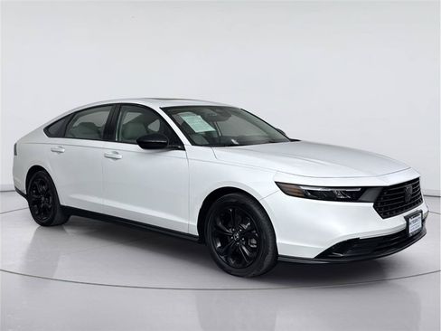 Used 2025 Honda Accord SE image 7