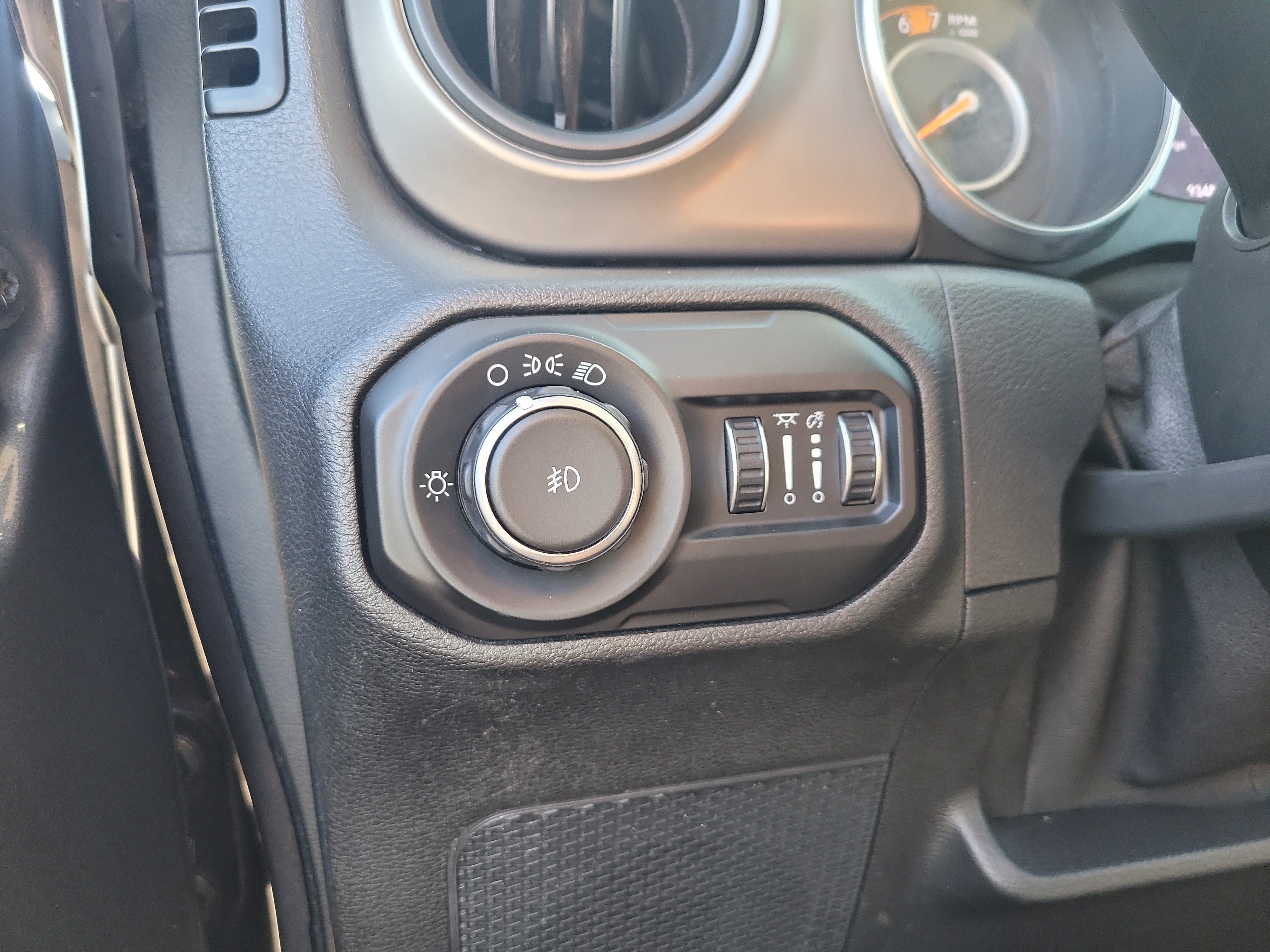 Used 2020 Jeep Wrangler Unlimited Sport AWD/4WD image 31