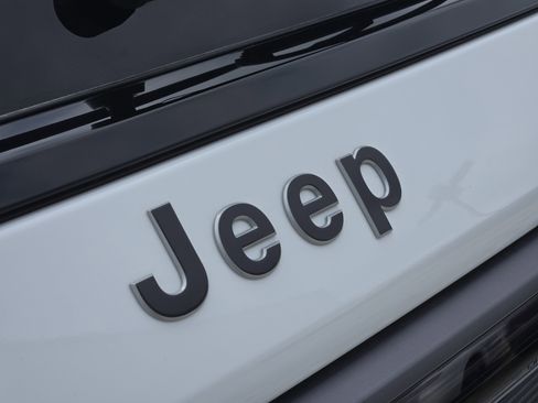 New 2026 Jeep Grand Wagoneer Limited AWD/4WD image 7