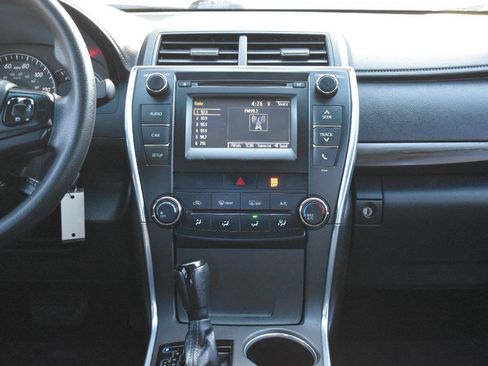 Used 2015 Toyota Camry LE FWD image 23
