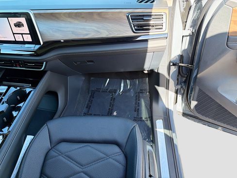 New 2026 Volkswagen Atlas SE FWD image 17