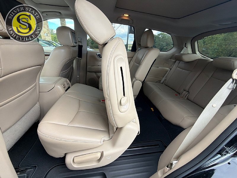 Used 2017 Nissan Pathfinder Platinum w/ Family Entertainment Package AWD/4WD image 16