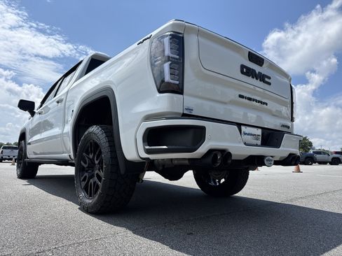 Used 2023 GMC Sierra 1500 AT4 w/ AT4 Premium Package AWD/4WD image 8