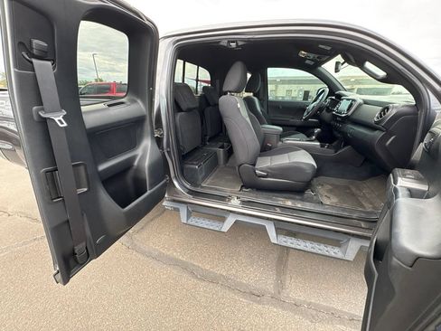 Used 2021 Toyota Tacoma TRD Off-Road AWD/4WD image 14
