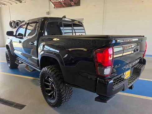 Used 2022 Toyota Tacoma SR AWD/4WD image 3