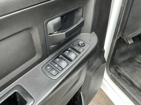 Used 2018 RAM 2500 Tradesman w/ Chrome Appearance Group AWD/4WD image 11