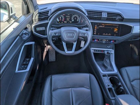 Used 2025 Audi Q3 2.0T Premium image 10