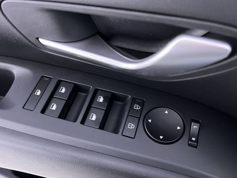 Used 2025 Hyundai Santa Cruz SE image 15