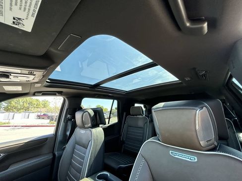 Used 2026 GMC Yukon Denali Ultimate AWD/4WD image 19