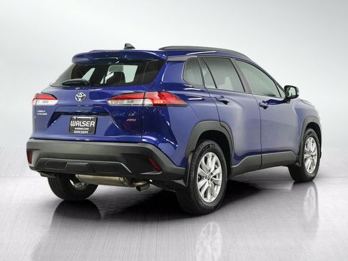 Used 2025 Toyota Corolla Cross LE w/ Moonroof Package AWD/4WD image 5