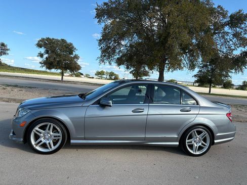 Used 2010 Mercedes-Benz C 300 Sedan image 3
