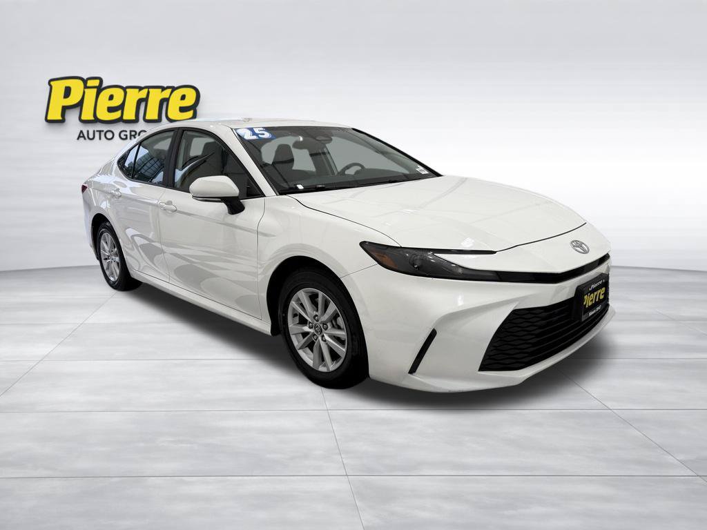 Used 2025 Toyota Camry LE FWD image 6
