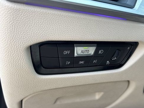 Used 2020 BMW 330i xDrive Sedan AWD/4WD image 23