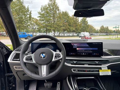New 2026 BMW X7 xDrive40i w/ M Sport Package image 14