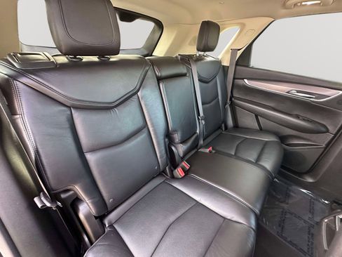 Used 2017 Cadillac XT5 Luxury w/ Driver Awareness Package image 31