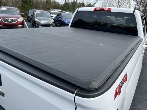 Used 2018 Chevrolet Silverado 1500 LT w/ Trailering Package image 12