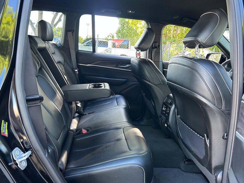 Certified 2025 Jeep Grand Cherokee Limited RWD image 42