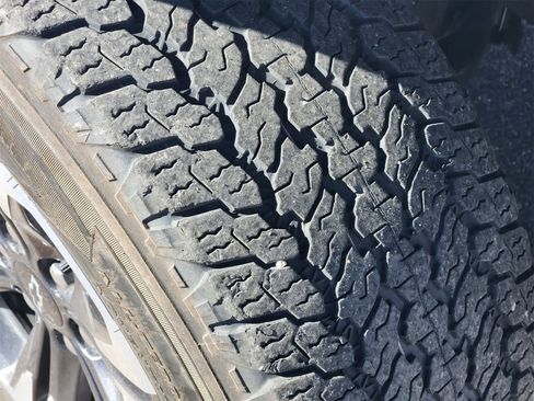 Used 2022 Chevrolet Colorado Z71 image 10