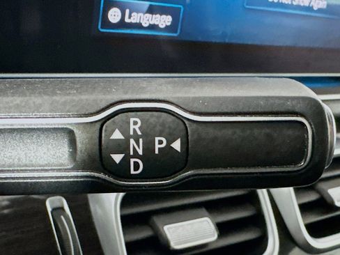 Used 2023 Mercedes-Benz GLS 450 4MATIC image 7