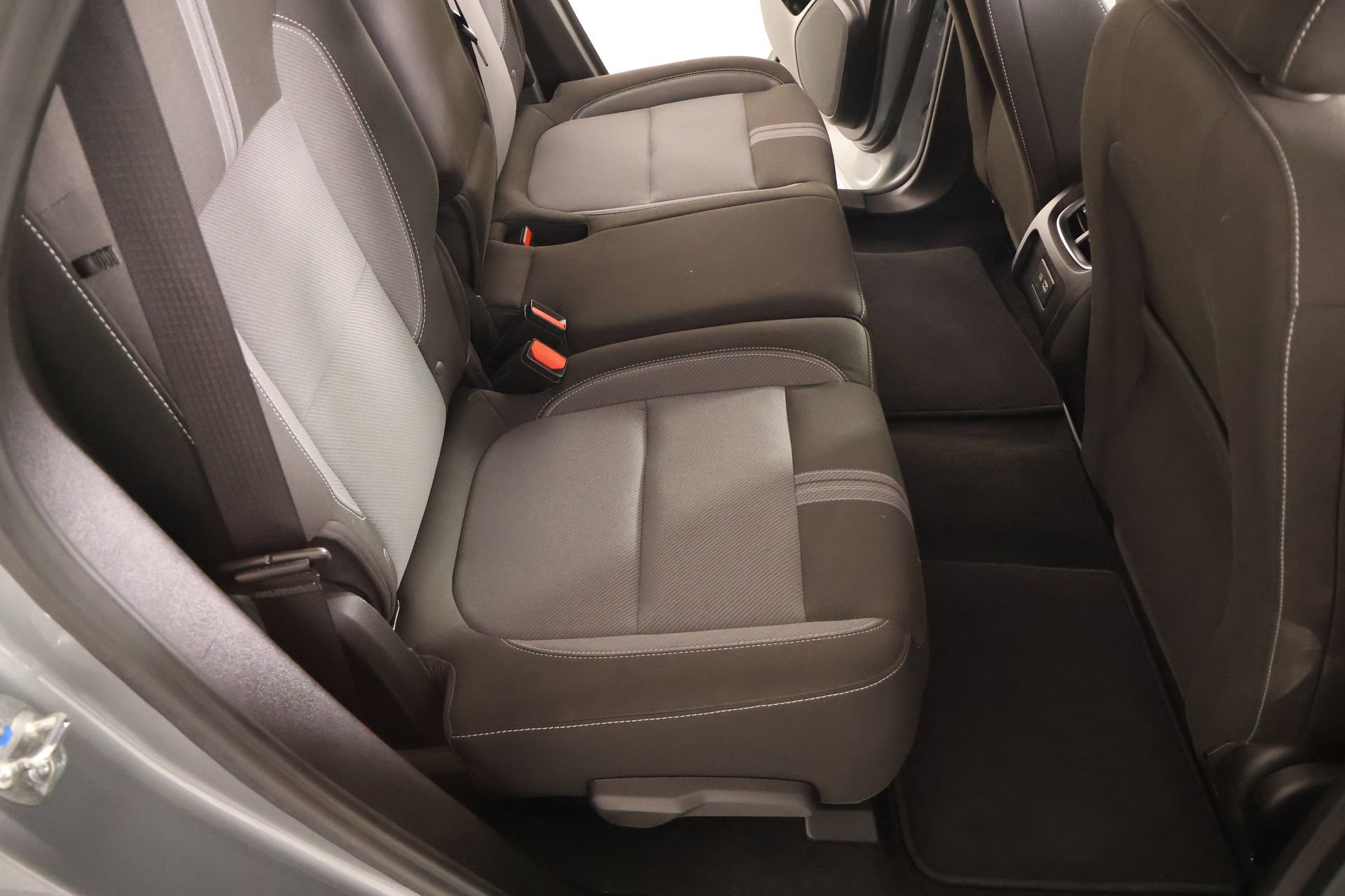 Used 2025 Chevrolet Blazer LT FWD image 14