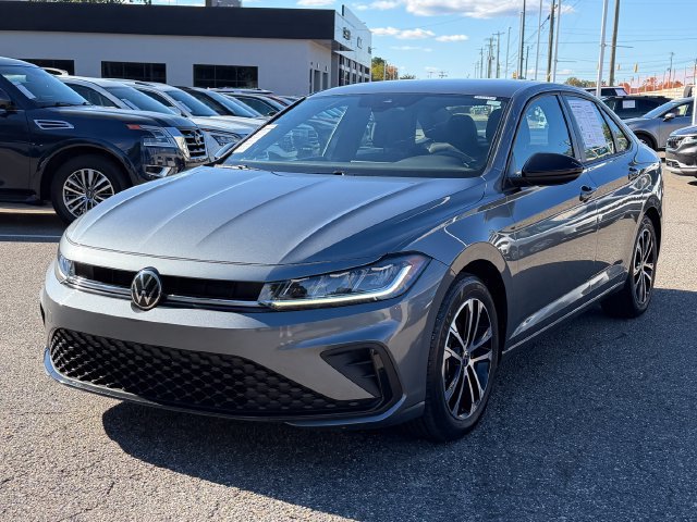 Used 2025 Volkswagen Jetta Sport FWD image 9