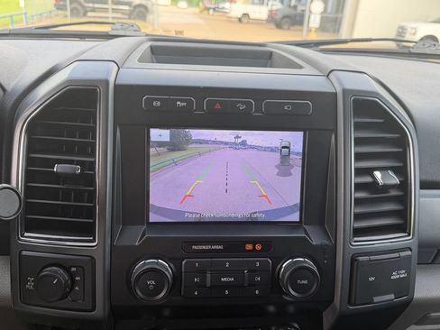 Used 2021 Ford F250 XLT w/ XLT Premium Package AWD/4WD image 37