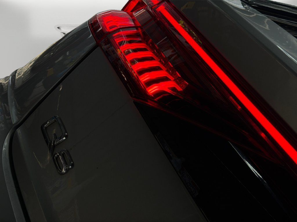 Used 2019 Audi Q8 Prestige w/ Towing Package AWD/4WD image 29