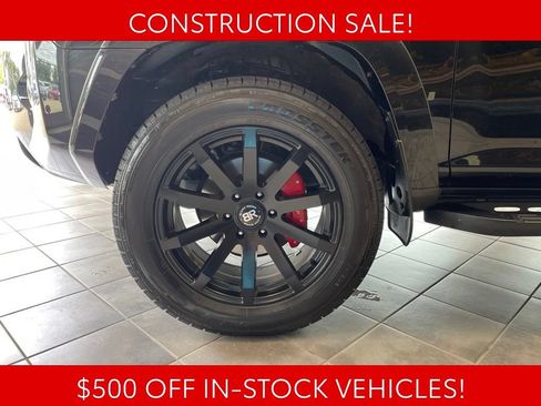 Used 2019 Toyota 4Runner SR5 AWD/4WD image 17