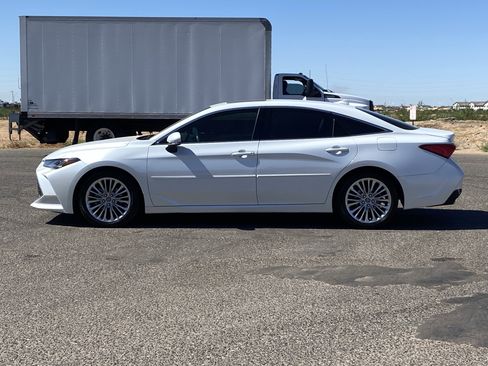 Used 2020 Toyota Avalon Limited w/ Advanced Safety Package FWD image 6