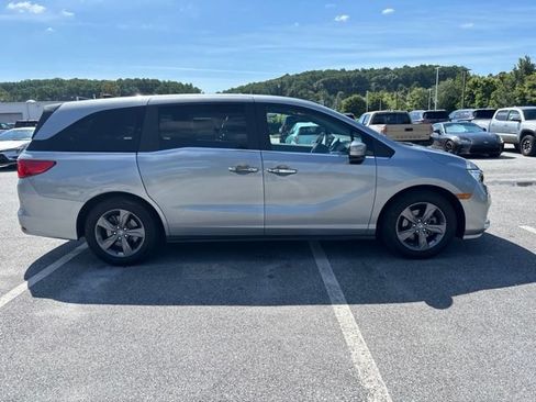 Used 2024 Honda Odyssey EX image 4