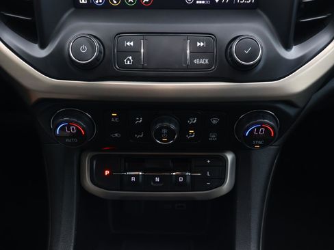 Used 2020 GMC Acadia Denali w/ Technology Package image 28