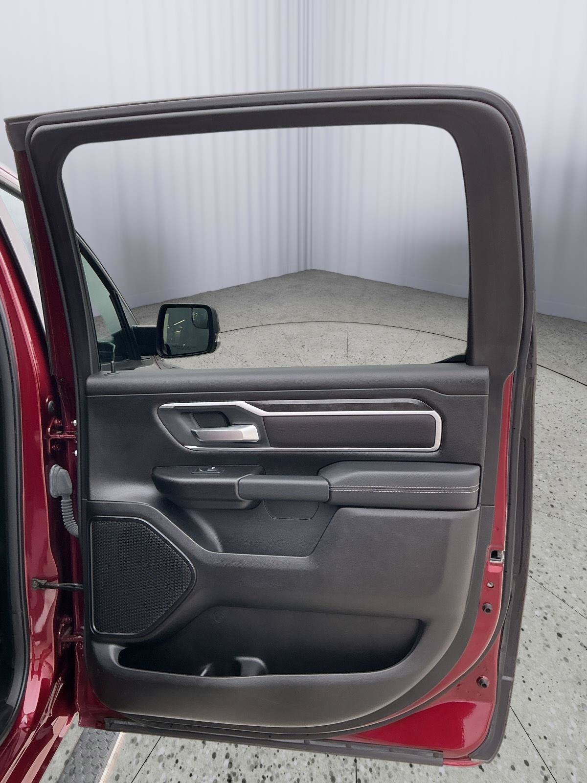 Used 2023 RAM 1500 Big Horn AWD/4WD image 23