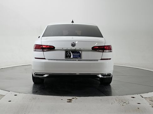 Used 2021 Volkswagen Passat 2.0T SE image 5
