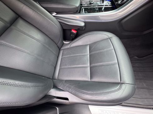 Used 2019 Land Rover Range Rover Sport Supercharged AWD/4WD image 38