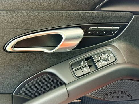 Used 2022 Porsche 718 Cayman RWD image 21