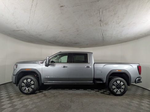 New 2026 GMC Sierra 2500 Denali w/ Denali Reserve Package AWD/4WD image 3