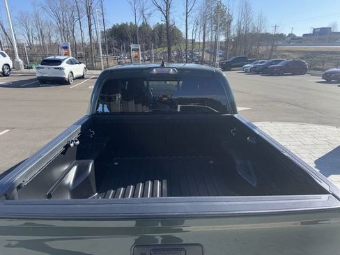 Used 2022 Toyota Tacoma TRD Sport image 12