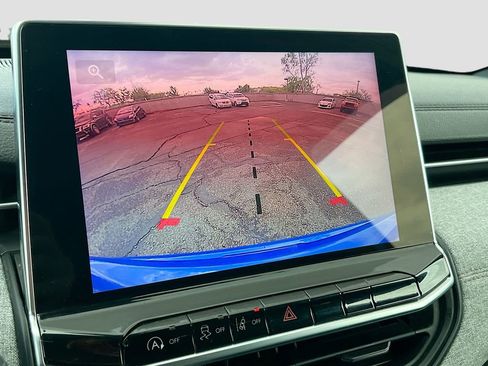 Used 2023 Jeep Compass Latitude image 14