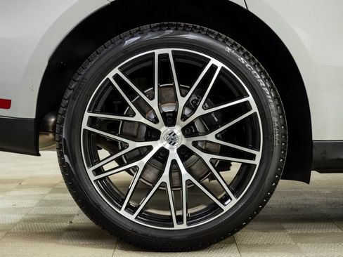 New 2026 Porsche Macan AWD/4WD image 39