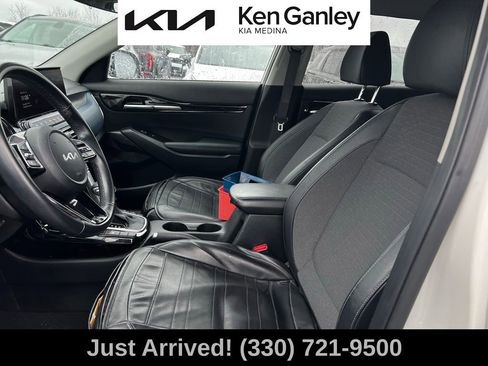 Certified 2023 Kia Seltos S w/ Navigation Package image 11