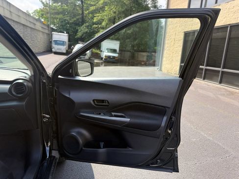 Used 2021 Nissan Kicks S FWD image 33