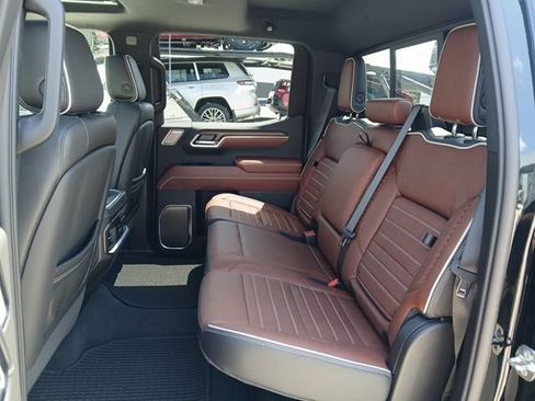 Certified 2026 GMC Sierra 1500 Denali Ultimate w/ LPO, Black Badging Package AWD/4WD image 25