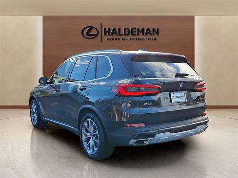 Used 2022 BMW X5 xDrive40i w/ Premium Package image 4