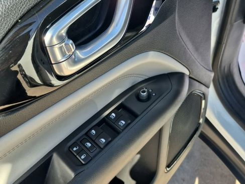 Used 2024 Jeep Compass Limited image 14